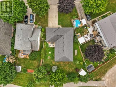 7 SIFTON DRIVE, St. Thomas, Ontario N5R 6C6, Canada