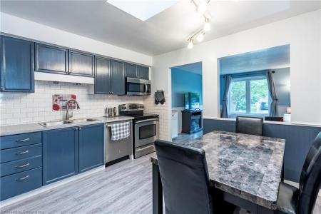 100 CARMINE STREET, Cambridge, Ontario N3C 3Z4, Canada