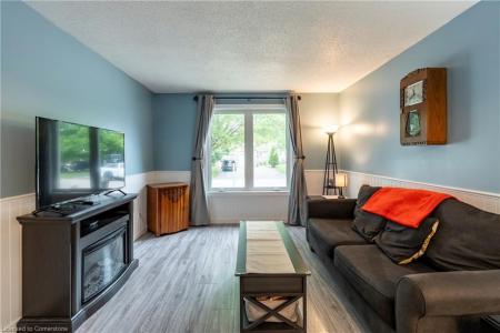 100 CARMINE STREET, Cambridge, Ontario N3C 3Z4, Canada