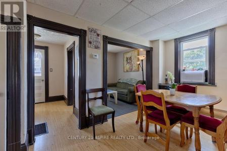 418 MURRAY STREET, Pembroke, オンタリオ K8A 4P6, カナダ