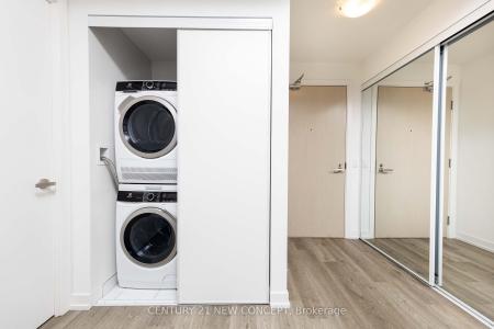 55 COOPER STREET, Toronto, Ontario M5E 0G1, Canada