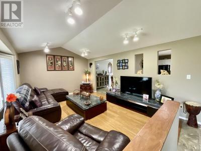 2802 OTTER ROAD, Quesnel, Colombia Británica V2J 6L4, Canadá