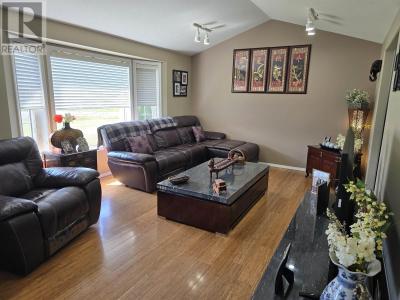 2802 OTTER ROAD, Quesnel, Colombia Británica V2J 6L4, Canadá