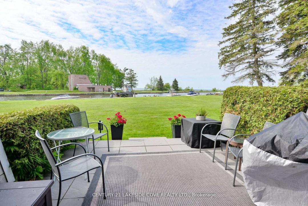 1 PARADISE BOULEVARD, Ramara, אונטריו L0K 1B0, קנדה 