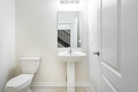 12 HUNTSWORTH AVENUE, Thorold, Ontario L2V 5G7, Canadá