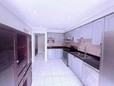 96 KENLEY CRESCENT, Markham, Ontario L3R 6X8, CANADÁ