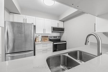 3 HICKORY TREE ROAD, Toronto, Ontario M9N 3W5, Canada