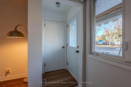 994 PREMIER ROAD, North Bay, Онтарио P1A 2H8, Канада