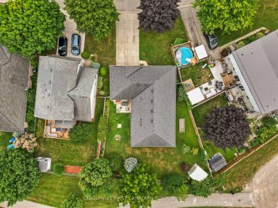 7 SIFTON DRIVE, St. Thomas, Ontario N5R 6C6, CANADÁ