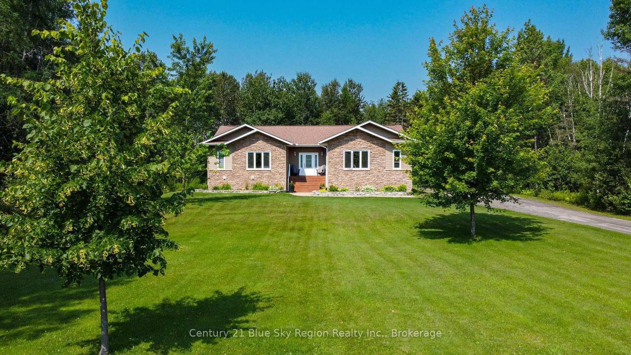 805 EVANSVILLE DRIVE, West Nipissing, Ontario P2B 2K5, CANADÁ