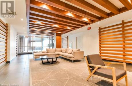 15 ICEBOAT TERRACE, Toronto, オンタリオ M5V 4A5, カナダ
