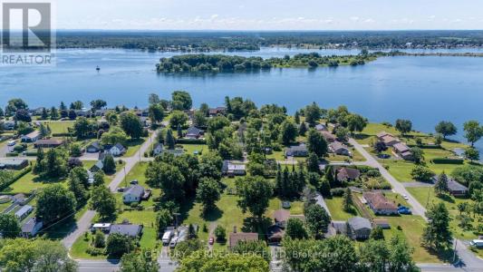 12084 LAKESHORE DRIVE, South Dundas, Ontario K0C 1X0, Canada