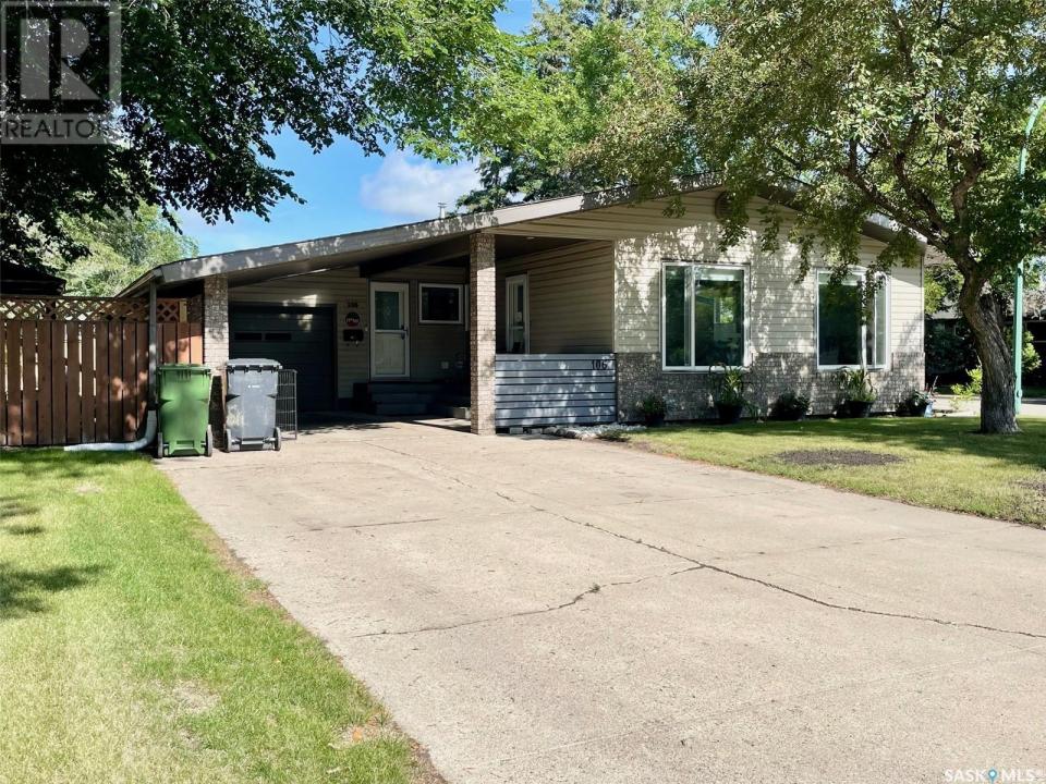 106 CIRCLEBROOKE DRIVE, Yorkton, Saskatchewan S3N 2S4, Canada
