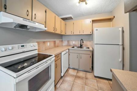 20 ALFORD AVENUE, Red Deer, Alberta T4R 1G8, Canada