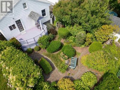 7132 SPRUCE STREET, Halifax, Nova Scotia B3L 2M5, Canada