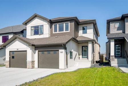 163 CRESTMONT DRIVE, Winnipeg, Manitoba R3X 0S1, Canada