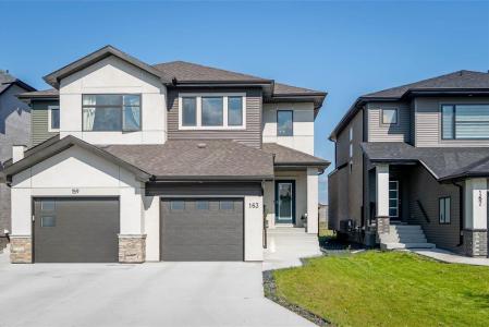 163 CRESTMONT DRIVE, Winnipeg, Manitoba R3X 0S1, Canada