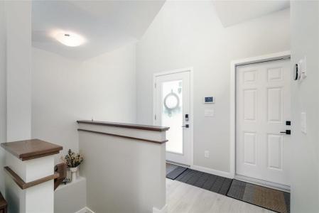 163 CRESTMONT DRIVE, Winnipeg, Manitoba R3X 0S1, Canada
