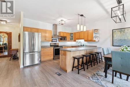 24 ONTARIO STREET, Bracebridge (macaulay), Ontario P1L 2H5, Canadá