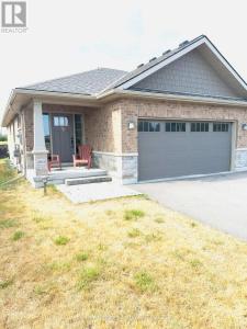 100 SPRUCE GARDENS COURT, Belleville (belleville Ward), أونتاريو K8N 0B5, كندا
