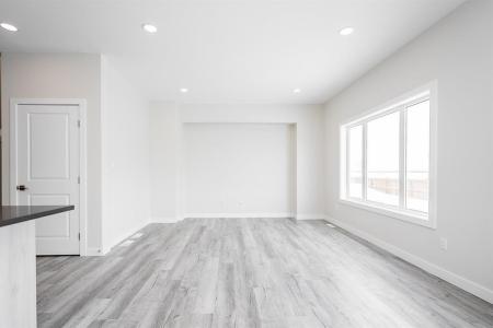 79 GROUSE CRESCENT, Winnipeg, Manitoba R2V 5L5, Canada
