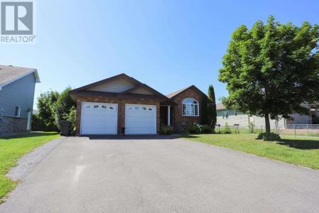 150 PAGEANT DR, Sault Ste. Marie, Ontario P6B 5S9, Canadá