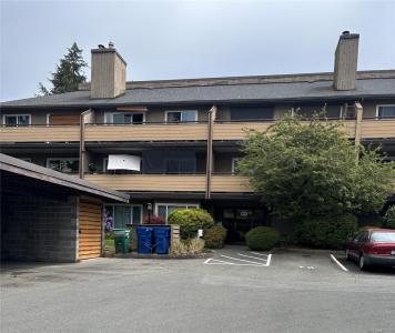 3225 ALDER ST, Victoria, 不列颠哥伦比亚省 V8X 1P3, 加拿大