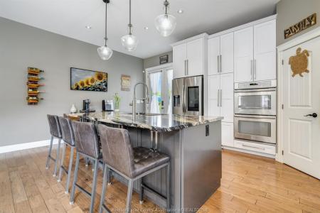 1944 HERITAGE ROAD, Kingsville, Ontario N9Y 2E6, Canada