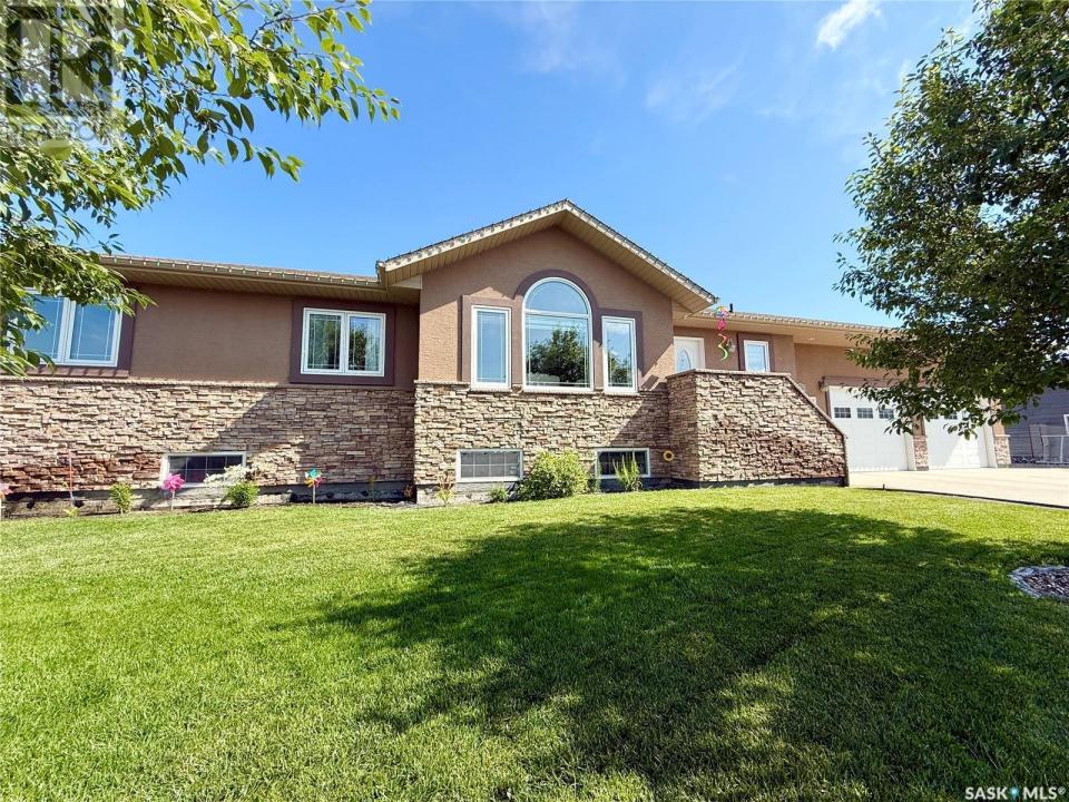 523 BROWN CRESCENT, Weyburn, ססקצ'ואן S4H 0M9, קנדה