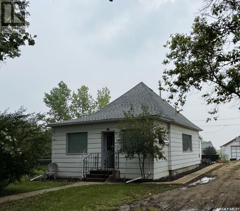 215 KERRY STREET, Limerick, Saskatchewan S0H 2P0, Canada