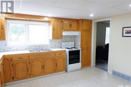 215 KERRY STREET, Limerick, Saskatchewan S0H 2P0, Canada
