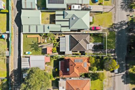 10 Mackenzie Avenue, Woy Woy, NSW 2256, Australia