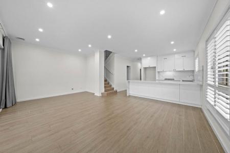 24 Mcilvenie Street, Canley Heights, NSW 2166, Avustralya
