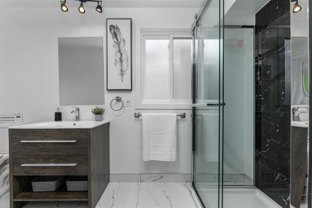 4029 Rue Fafard, Laval (Chomedey), Quebec H7T 1V7, Canada