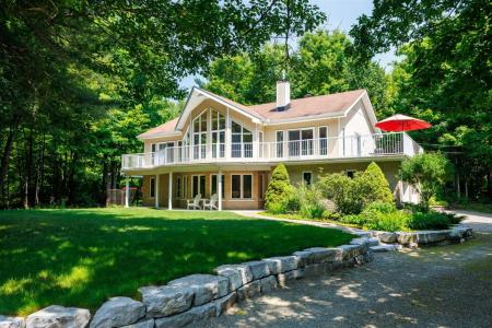 225  Ch. Fleming, Cantley, Quebec J8V 3B4, CANADÁ