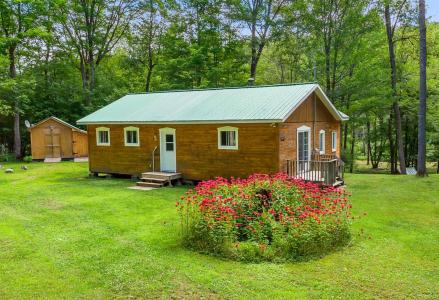 17-20  Ch. Beaver Bay, Thorne, Quebec J0X 2A0, CANADÁ