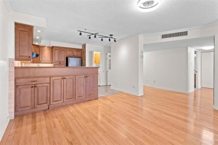21  Ch. du Bord-du-Lac-Lakeshore, Pointe-Claire, Quebec H9S 5N3, Canadá