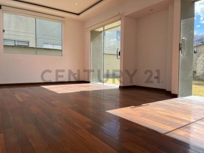 Av. El Vergel y calle Colibrí, Condominio Hacienda de Irpavi Nº30, Zona de Irpavi 30, Alto Irpavi, La Paz NN, Bolivia