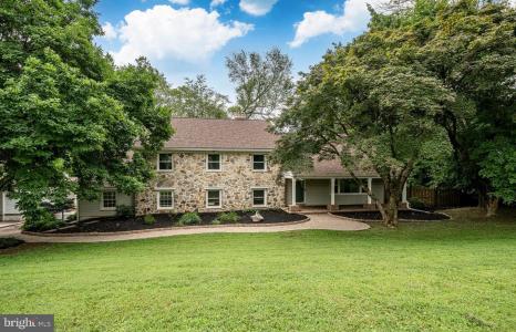 76 Dogwood Ln, Glen Mills, Pennsylvania 19342, USA