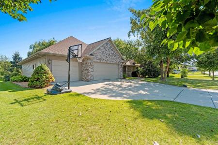3571 GLEN ABBEY Drive, Green Bay, Wisconsin 54311-6124, USA