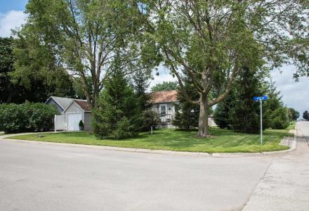 403 S Cherry St., Allison, Iowa 50602, USA