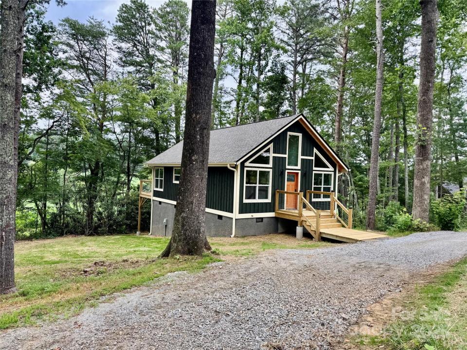 5 S Bear View Drive, Hendersonville, Kuzey Karolina 28792, Amerika Birleşik Devletleri