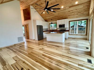 5 S Bear View Drive, Hendersonville, NC 28792, USA