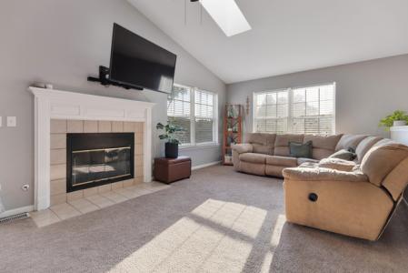 1002 Castleshire Dr, Woodstock, 伊利諾州 60098, 美國