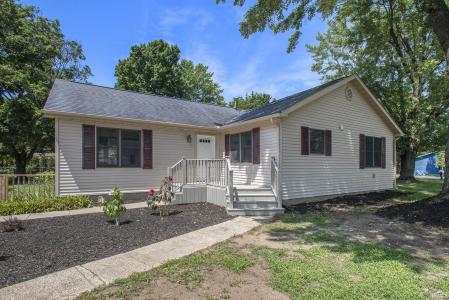 16630 Barton Street, Granger, Indiana 46530, USA