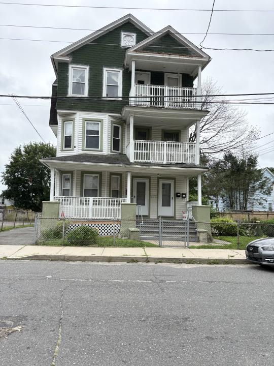 51-53 Crown St, Waterbury, Connecticut 06704, USA