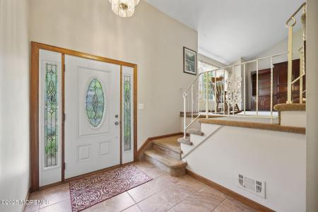 46 Sandburg Drive, Morganville, New Jersey 07751, Amerika Birleşik Devletleri