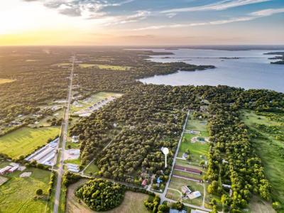 208 N Old Indian Trail, Tool, Texas 75143, USA