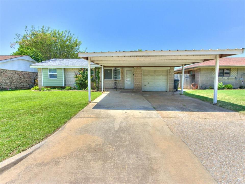 1325 N Southminster Street, Moore, Oklahoma 73160, USA