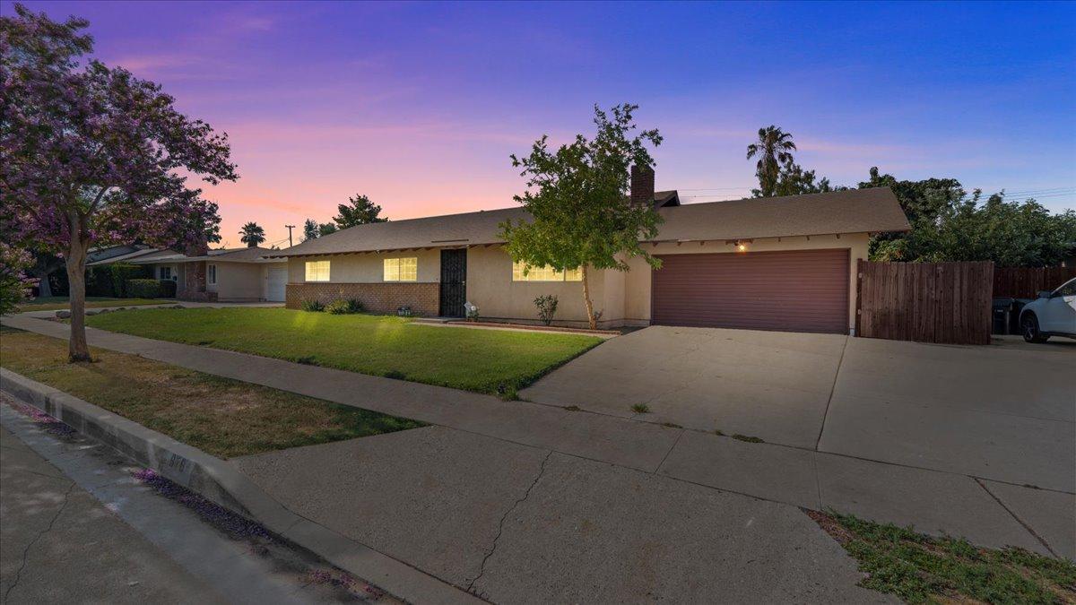878 E Holly St, Rialto, Califórnia 92376, Estados Unidos